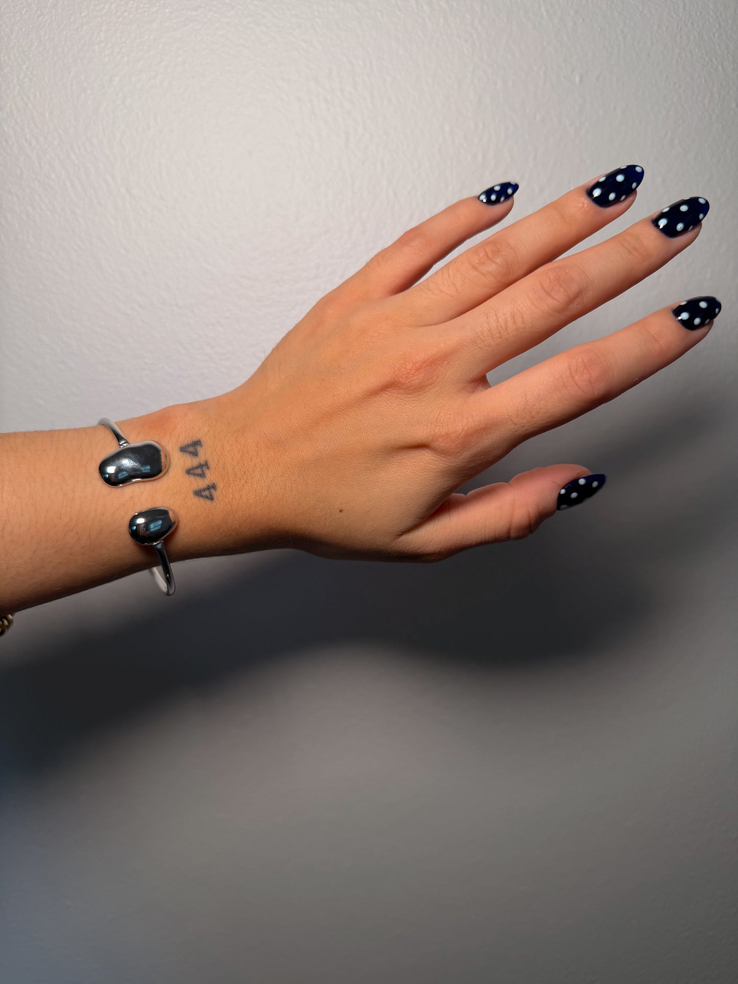 Round Thin bracelet